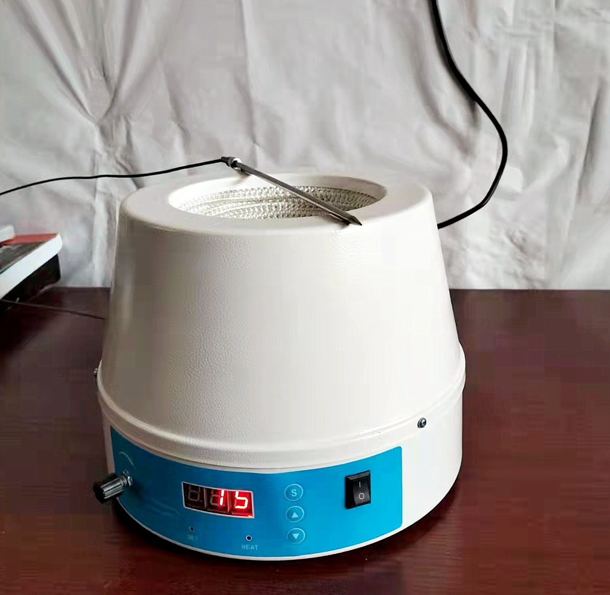 數(shù)顯磁力攪拌電熱套廠家